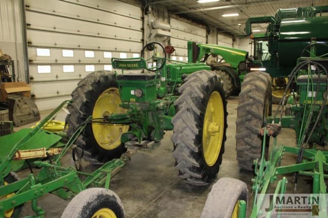 Image of John Deere A equipment image 3