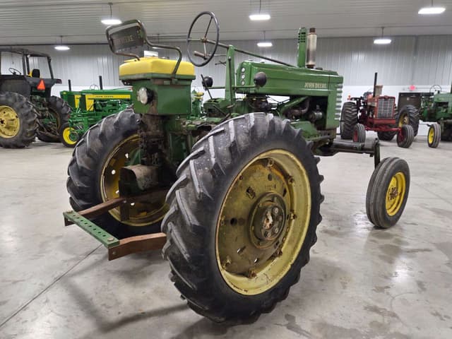 Image of John Deere A equipment image 4