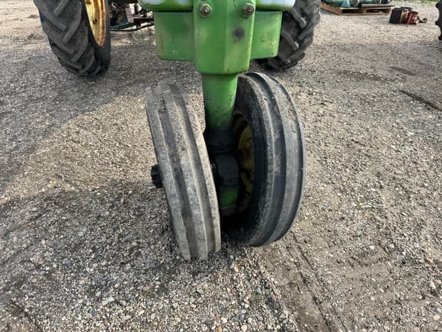 Image of John Deere A equipment image 4