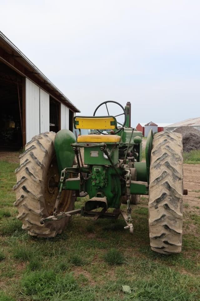 Image of John Deere A equipment image 4