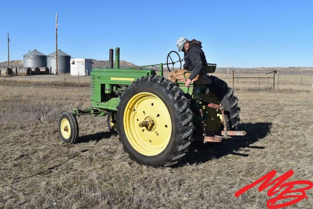 Image of John Deere A equipment image 3