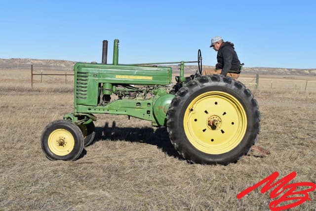 Image of John Deere A equipment image 2
