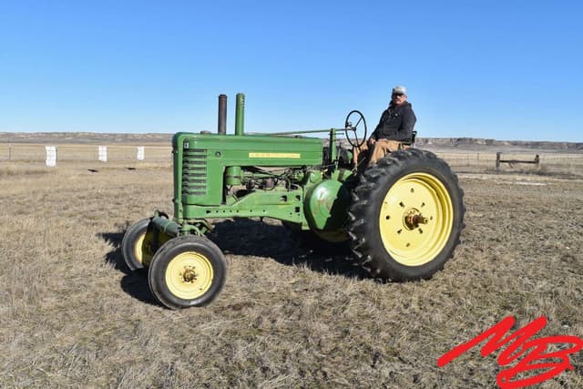 Image of John Deere A equipment image 1