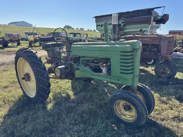 Image of John Deere B equipment image 1