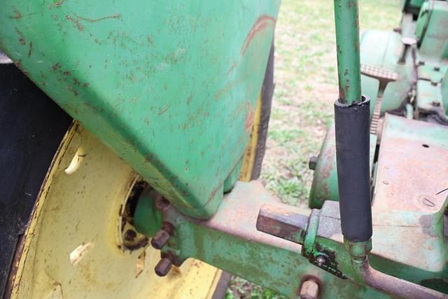Image of John Deere B equipment image 4