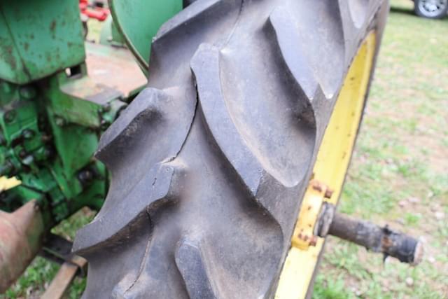Image of John Deere B equipment image 2