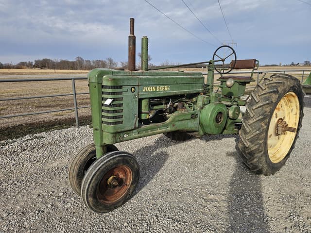 Image of John Deere B equipment image 1
