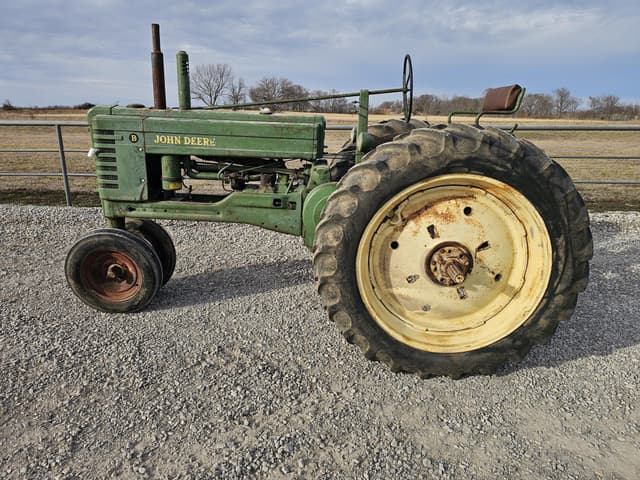 Image of John Deere B equipment image 2
