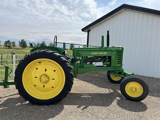 Image of John Deere B equipment image 1