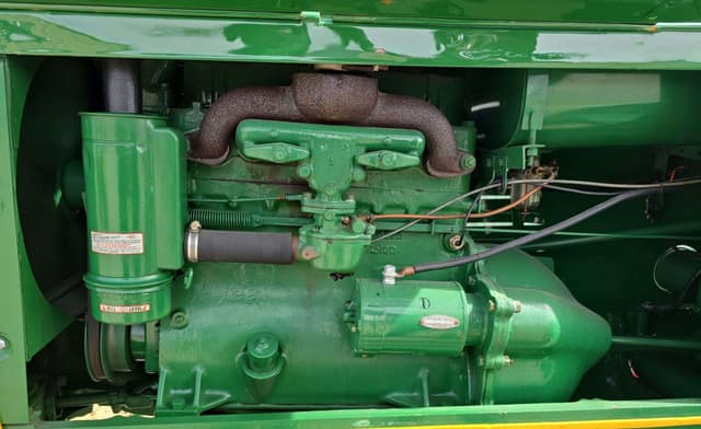 Image of Oliver 66 equipment image 3