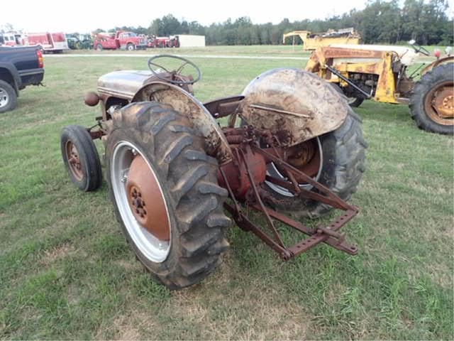 Image of Ford 8N equipment image 3