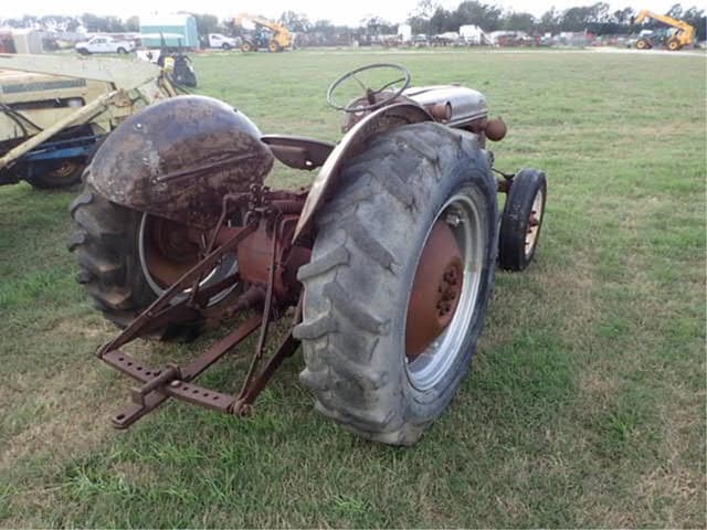 Image of Ford 8N equipment image 2