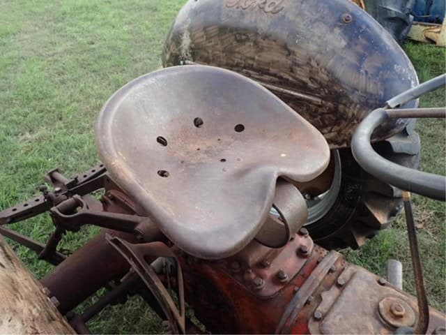 Image of Ford 8N equipment image 4