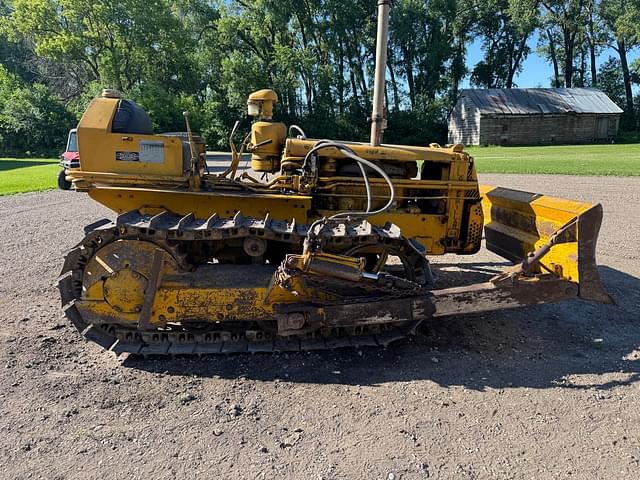 Image of Caterpillar D4 equipment image 4