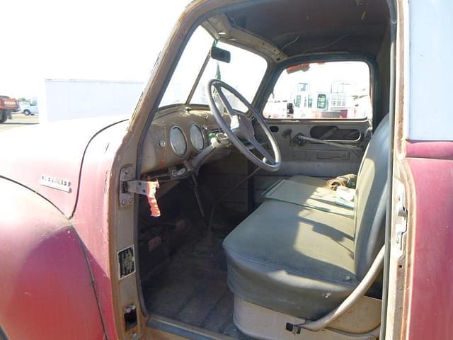 Image of Chevrolet 6100 equipment image 4