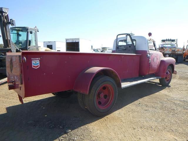 Image of Chevrolet 6100 equipment image 2