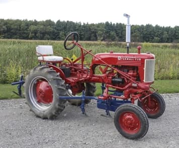 Main image Farmall Cub