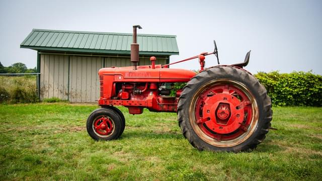 Image of Farmall H equipment image 3