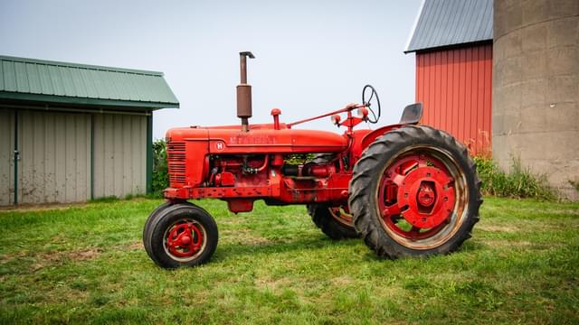 Image of Farmall H equipment image 2