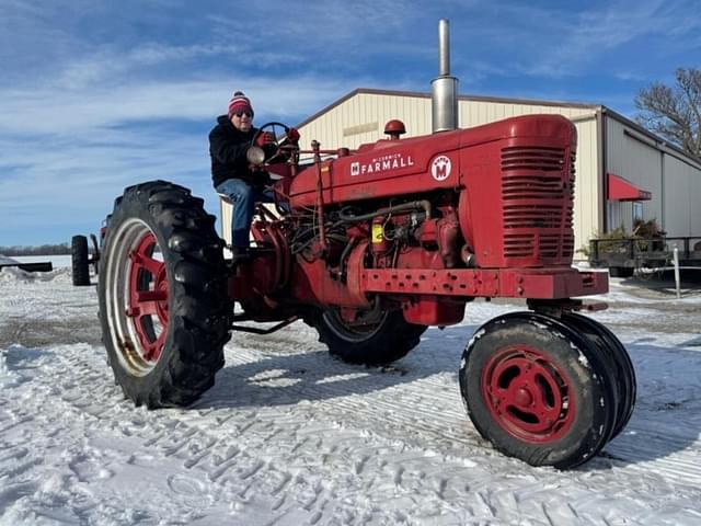 Image of Farmall Super M equipment image 1