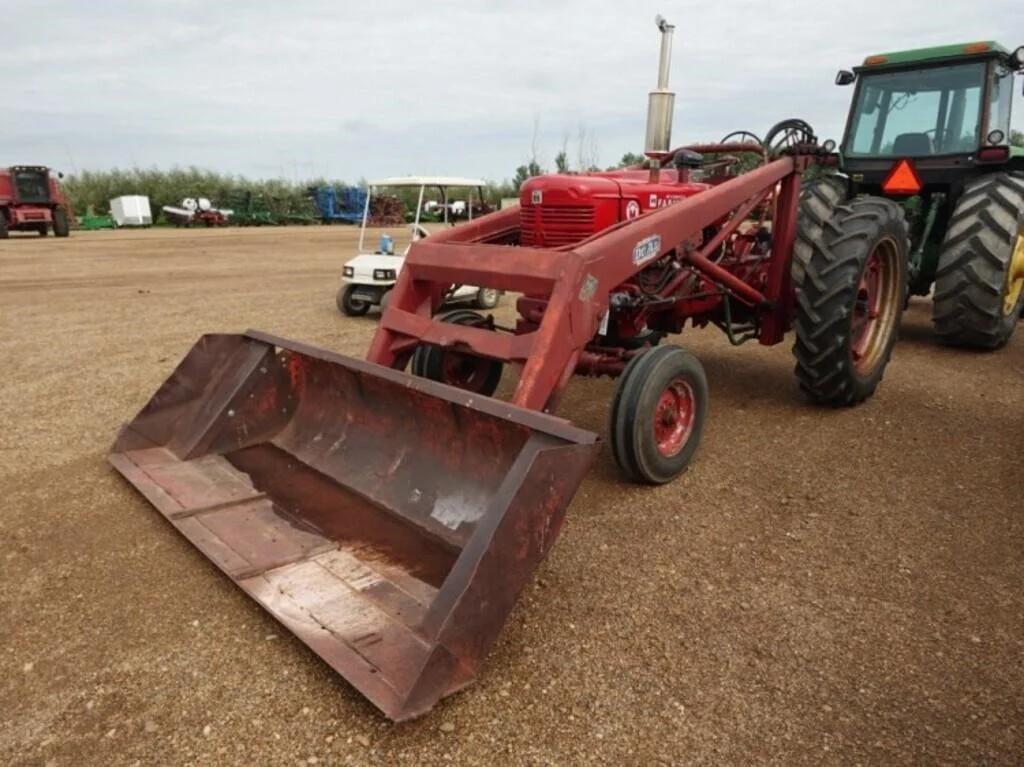 Image of Farmall Super M Primary image