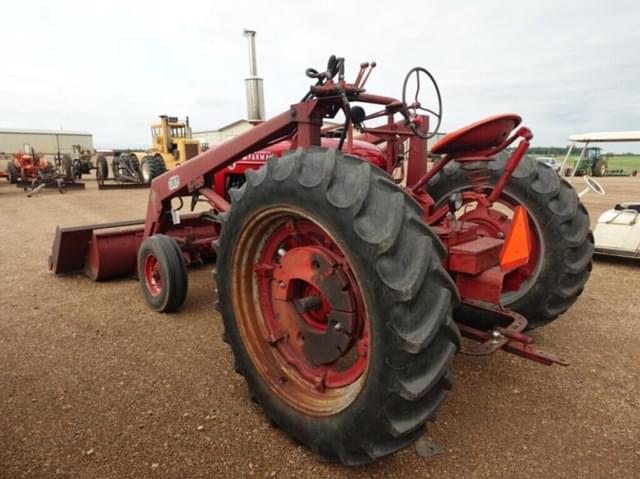 Image of Farmall Super M equipment image 3