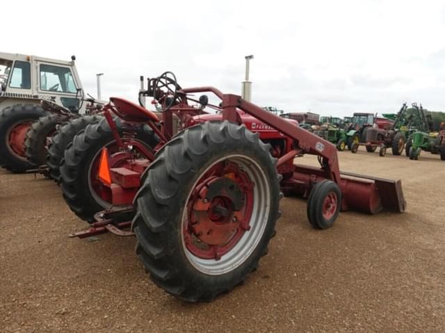 Image of Farmall Super M equipment image 2
