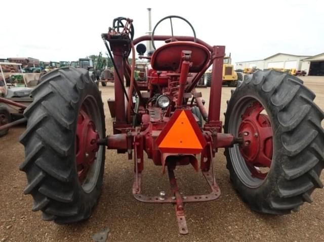Image of Farmall Super M equipment image 4