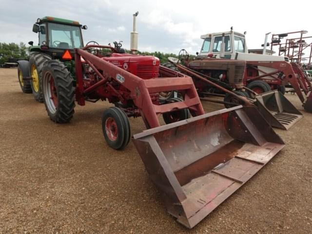 Image of Farmall Super M equipment image 1