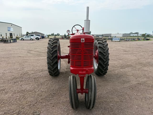 Image of Farmall Super M equipment image 1
