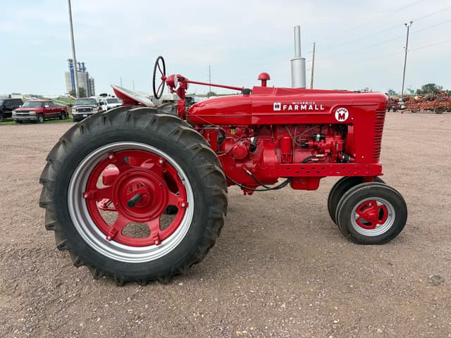 Image of Farmall Super M equipment image 4