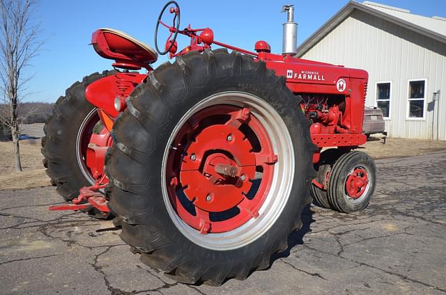 Image of Farmall Super M equipment image 3