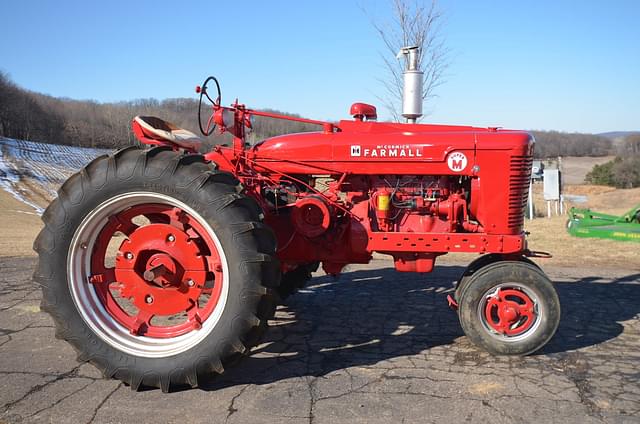 Image of Farmall Super M equipment image 1