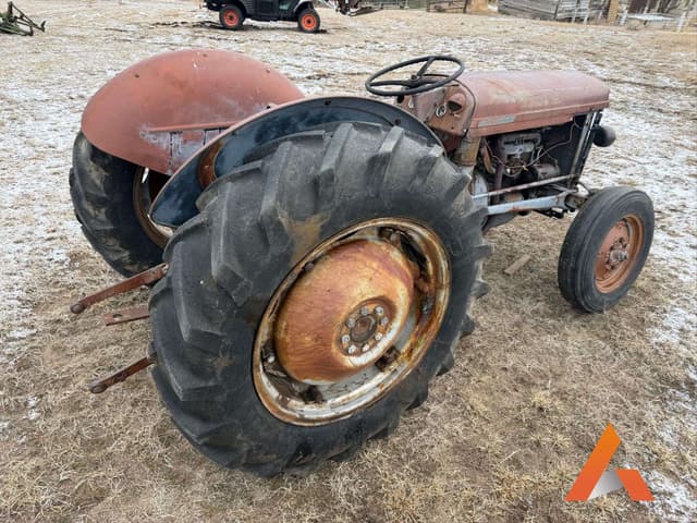 Image of Ferguson TO-30 equipment image 4