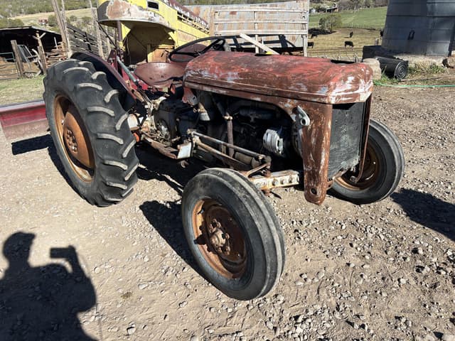 Image of Massey Ferguson TO30 equipment image 2