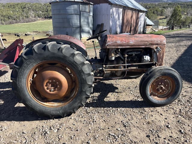 Image of Massey Ferguson TO30 equipment image 3