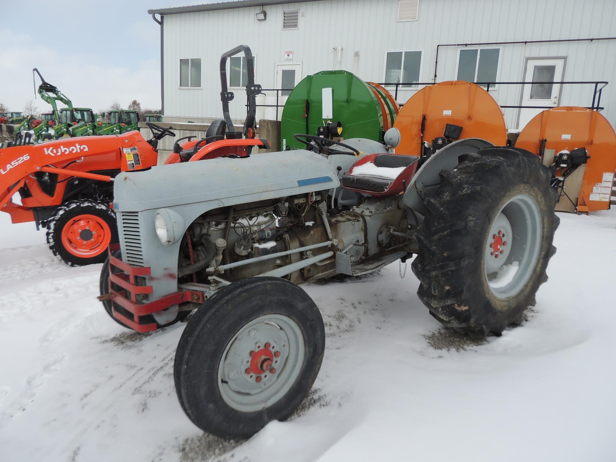 1952 Massey Ferguson TO30 Equipment Image0