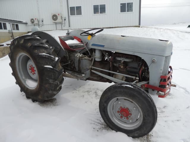 Image of Massey Ferguson TO30 equipment image 2