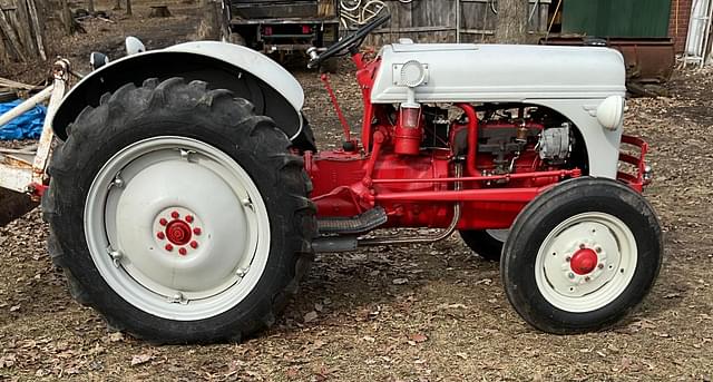 Image of Ford 8N equipment image 1