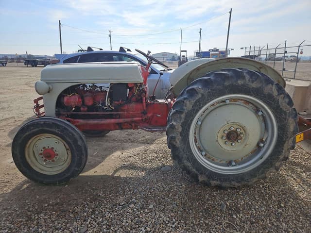 Image of Ford 8N equipment image 4