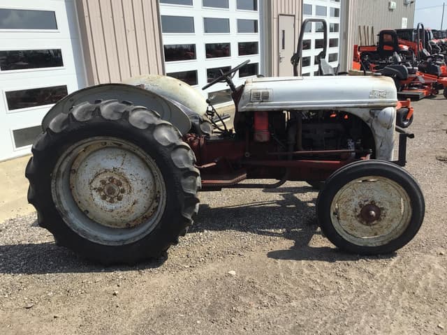 Image of Ford 8N equipment image 2