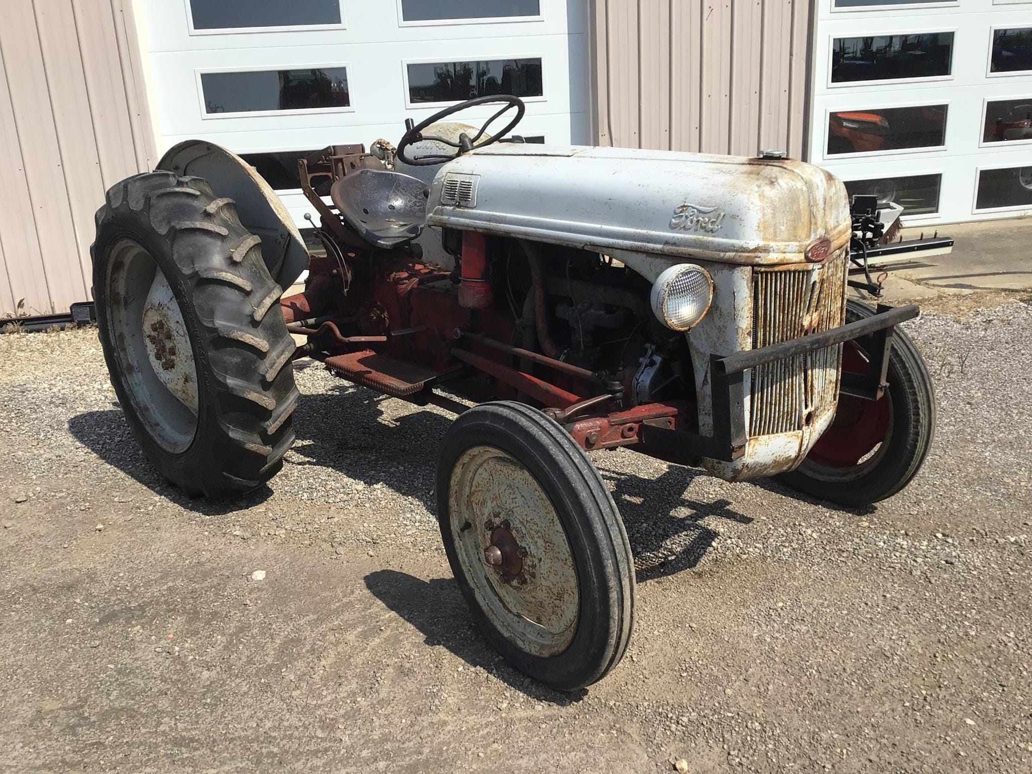 1952 Ford 8N Equipment Image0