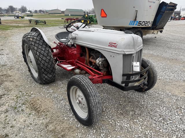 Image of Ford 8N equipment image 2
