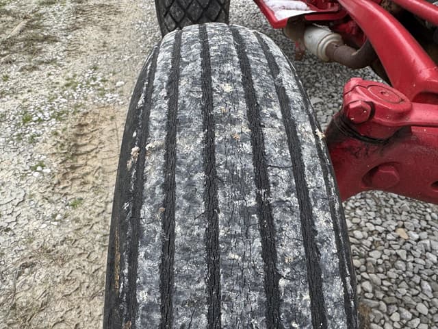 Image of Ford 8N equipment image 3