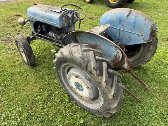 Image of Ford 8N equipment image 2