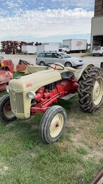 1952 Ford 8N Equipment Image0