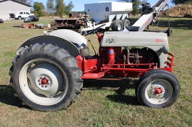 Image of Ford 8N equipment image 2