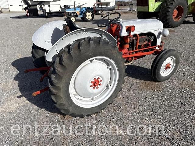Image of Ford 8N equipment image 2