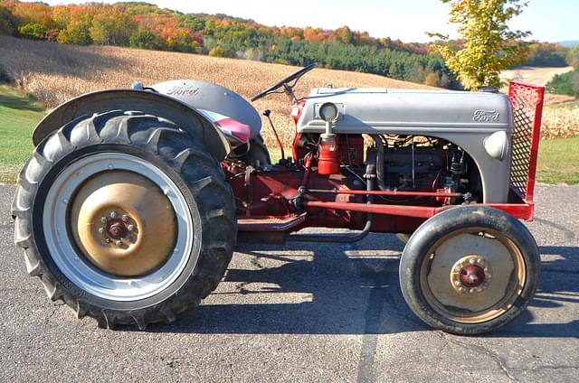 Image of Ford 8N equipment image 1