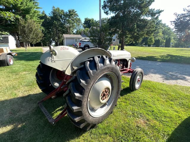 Image of Ford 8N equipment image 4